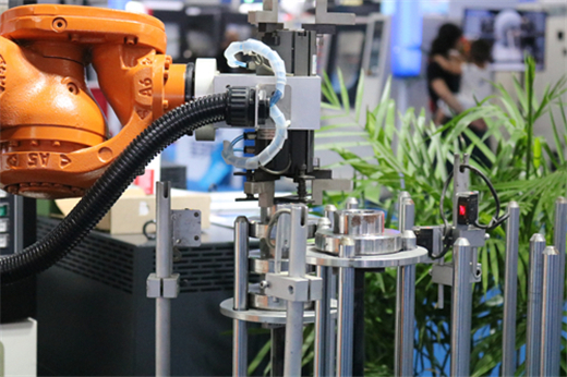 2024年第一季度国内工业机器人产量统计